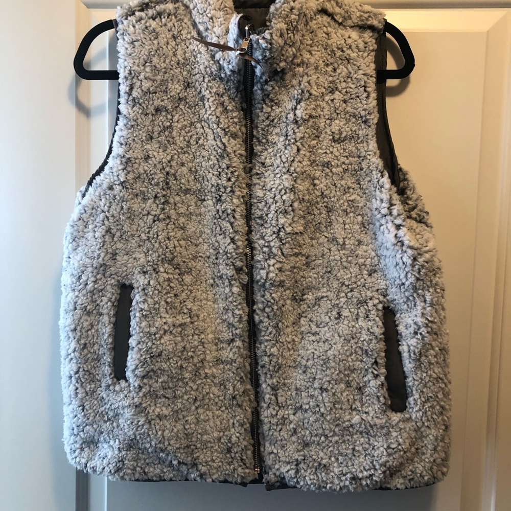 Reversible grey vest